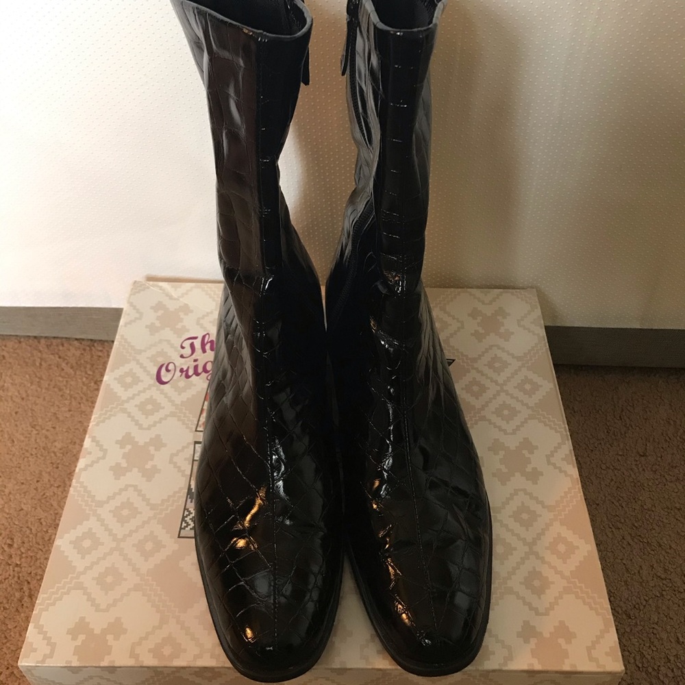 Shiny boots